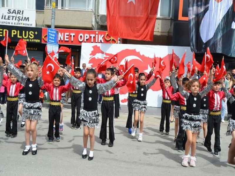 23 Nisan Ulusal Egemenlik ve Çocuk Bayramı İlçemizde Coşkuyla Kutladı